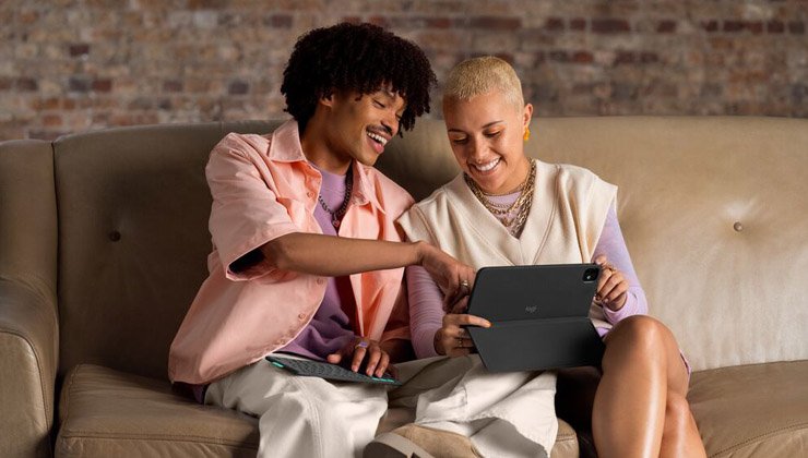 Das neue Logitech Flip Folio vereint Freizeit und Produktivität
