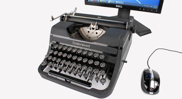 Alte Schreibmaschine zur Tastatur umgebaut