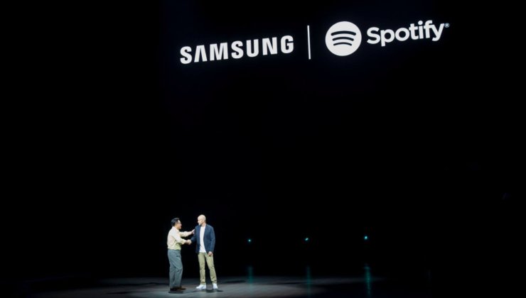 Samsung CEO DJ Oh und Spotify CEO Daniel Ek auf der Samsung Unpacked 2018